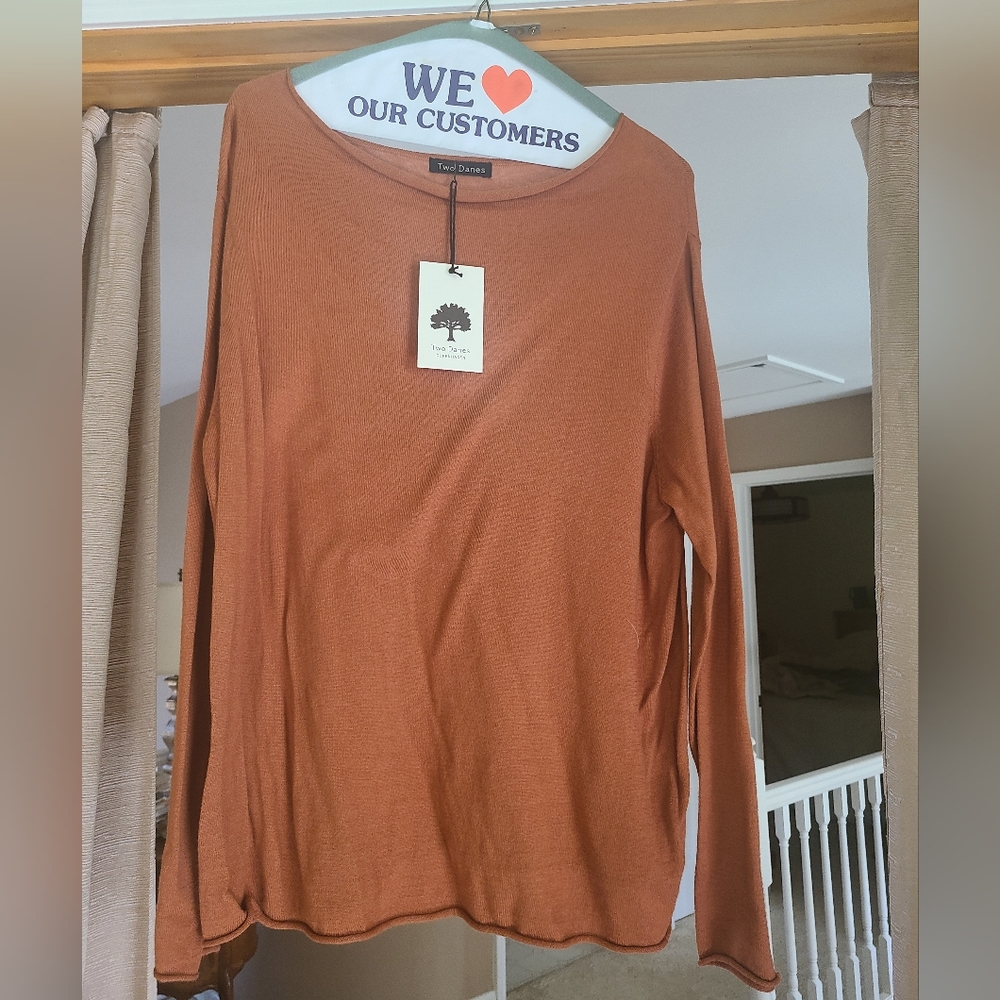 Two Danes NWT Medium lightweight sweater